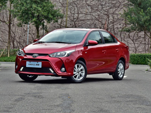 YARiS L  r