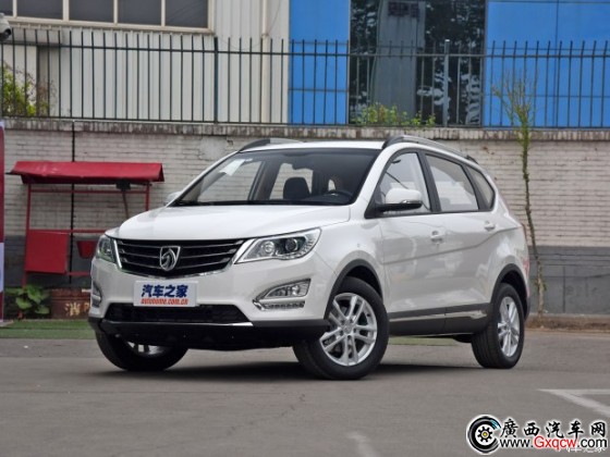 上汽通用五菱 寶駿560 2016款 1.8L 手動(dòng)舒適型